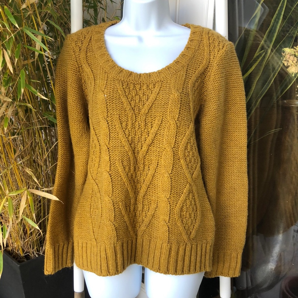 Elsamanda Sweater